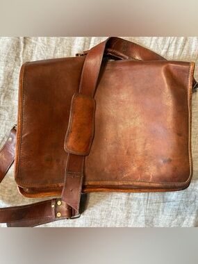 Classic Brown Leather Men's Messenger Bag